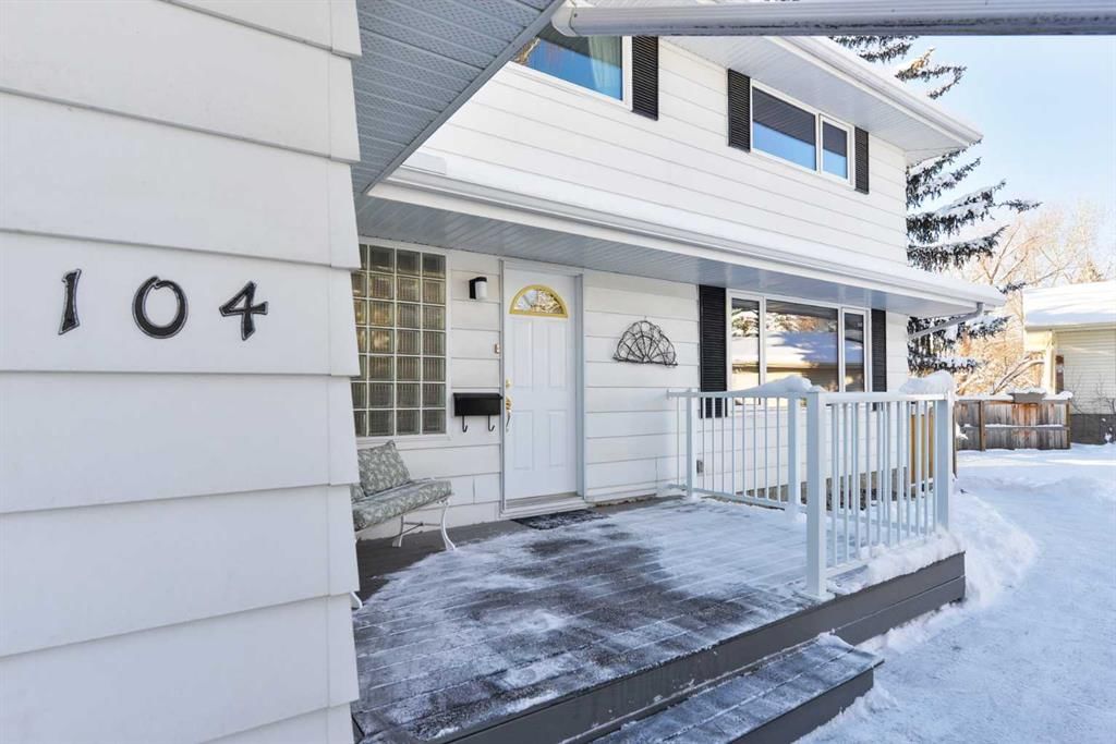 104 Dalgleish Bay NW, Calgary — photo 2 of 50