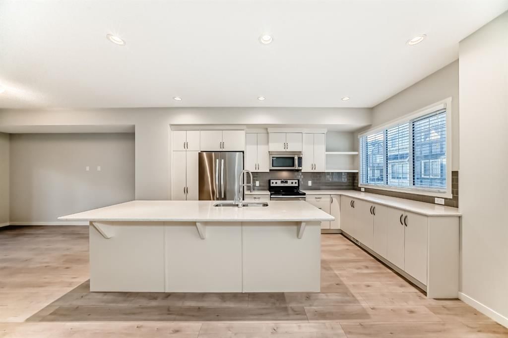 409 NOLANLAKE Villas NW, Calgary — photo 4 of 35