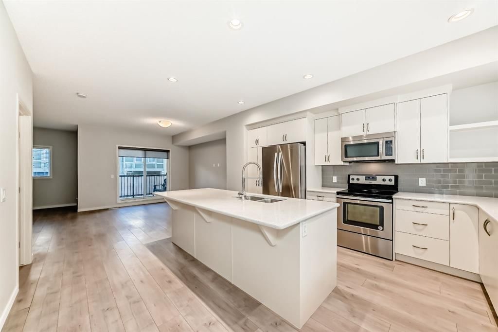 409 NOLANLAKE Villas NW, Calgary — photo 5 of 35