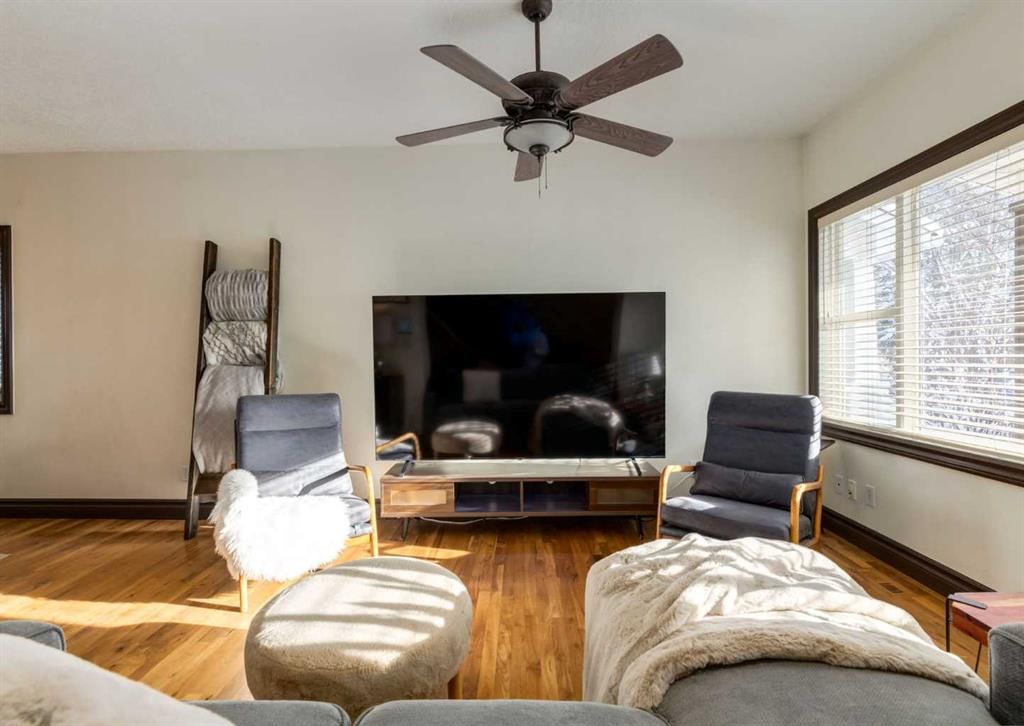 130B 21 Avenue NE, Calgary — photo 4 of 50