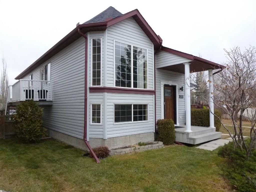 203 Hidden Spring Green NW, Calgary — photo 2 of 50