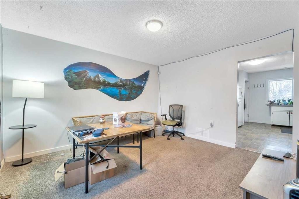 7608 22A Street SE, Calgary — photo 2 of 29