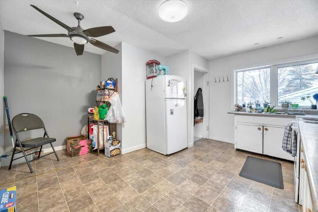 7608 22A Street SE, Calgary — photo 5 of 29