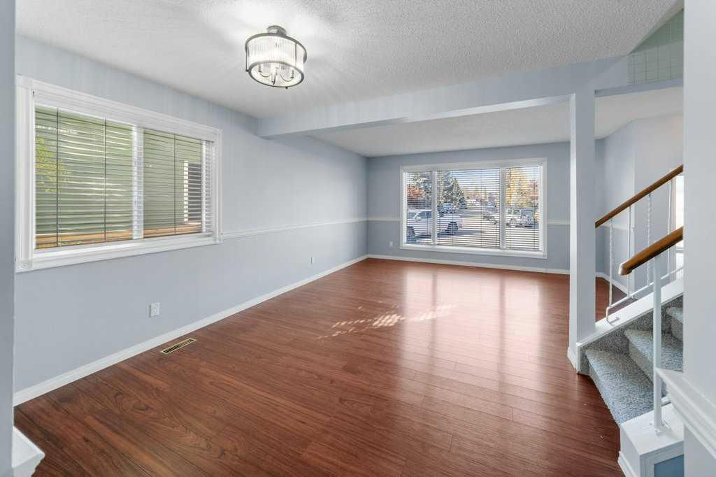 108 Woodborough Crescent SW, Calgary — photo 3 of 50