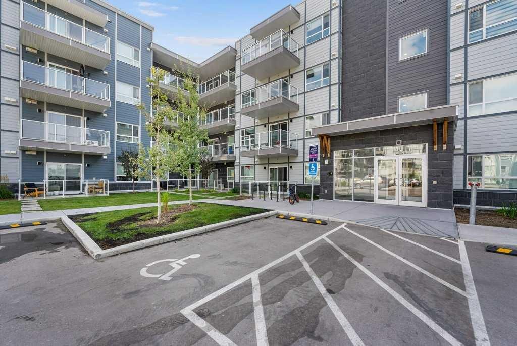 307, 40 Carrington Plaza NW, Calgary — photo 4 of 35