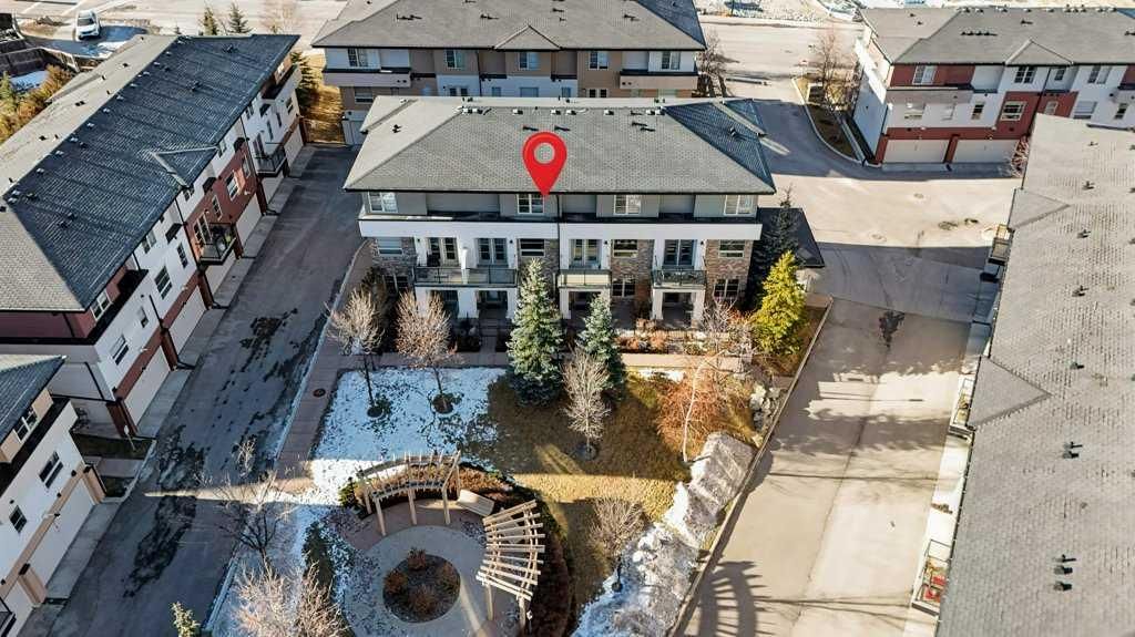 14 Aspen Hills Terrace SW, Calgary — photo 2 of 33