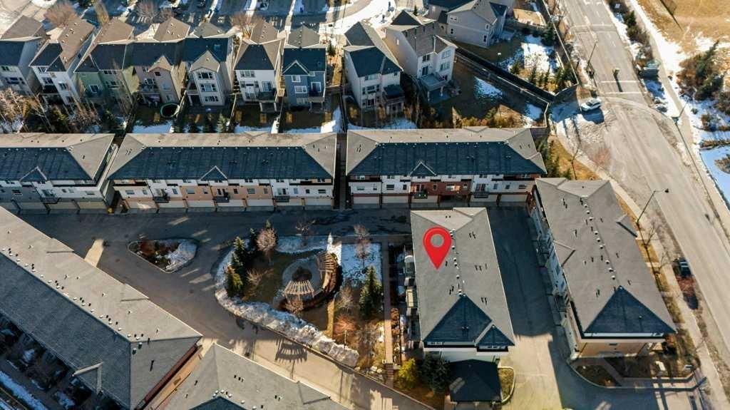 14 Aspen Hills Terrace SW, Calgary — photo 5 of 33