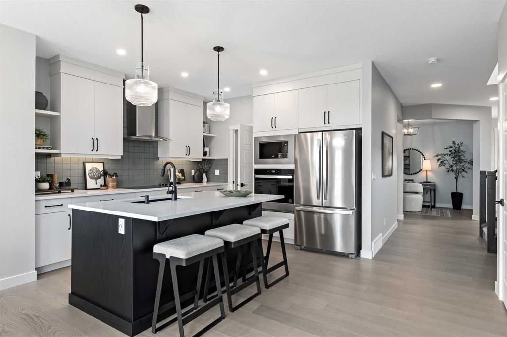 36 Creekstone Grove SW, Calgary — photo 5 of 21
