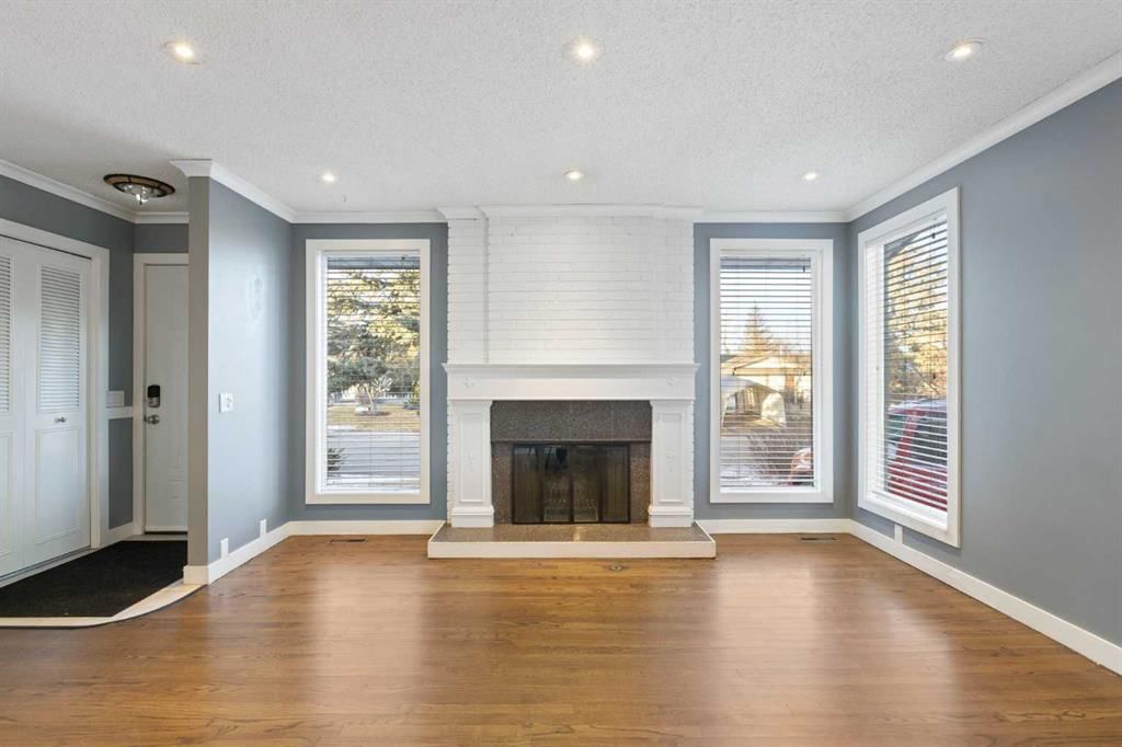 159 Brookgreen Drive SW, Calgary — photo 5 of 40