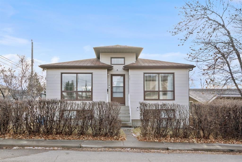 4507 37 Avenue SW, Calgary — main listing photo