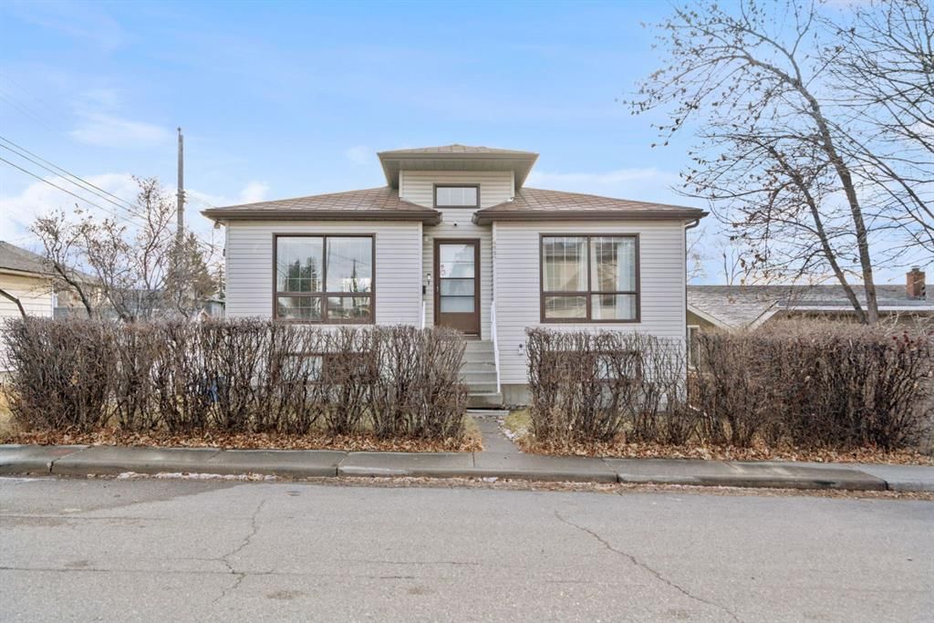 4507 37 Avenue SW, Calgary — photo 2 of 50