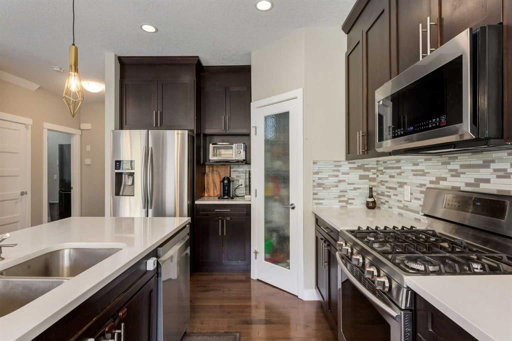 114 Sherwood Mount NW, Calgary — photo 5 of 38