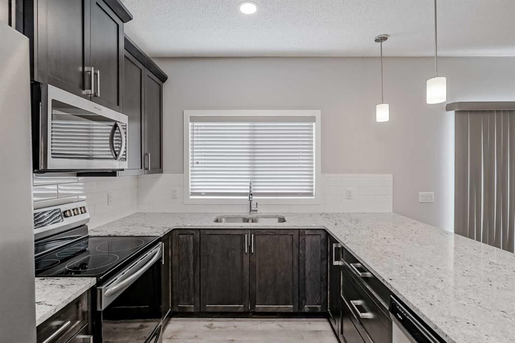 170 Carringvue Park NW, Calgary — photo 4 of 45