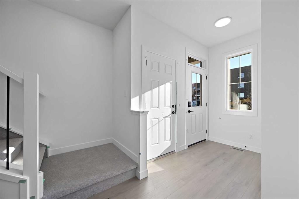 264 Edith Place NW, Calgary — photo 3 of 15