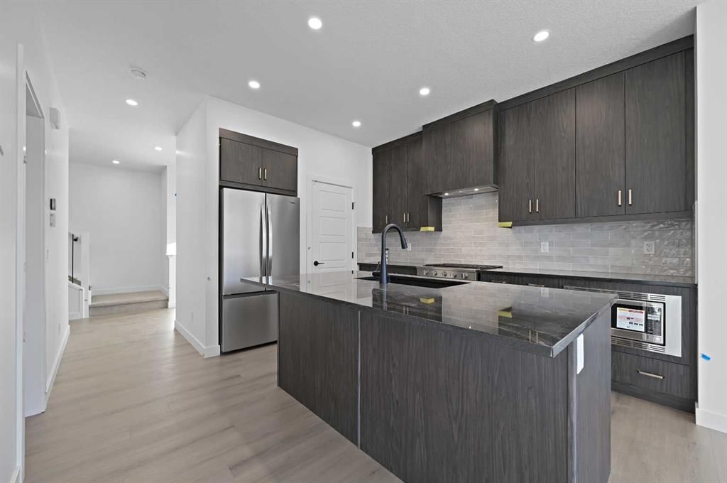 264 Edith Place NW, Calgary — photo 5 of 15