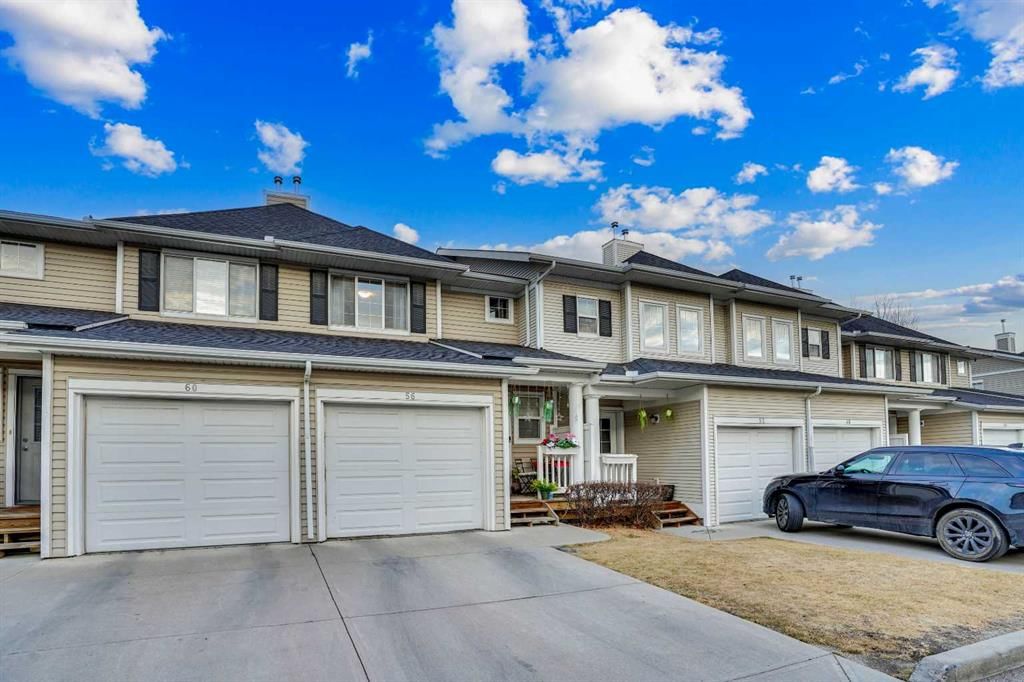 56 Country Village Manor NE, Calgary — photo 3 of 44