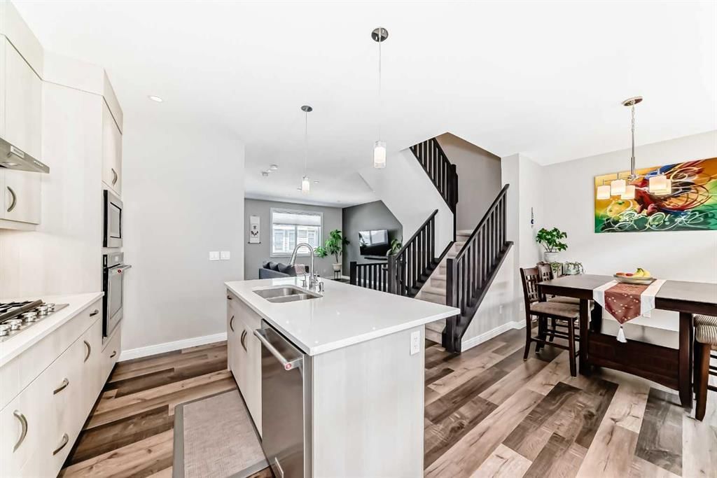 209 Wentworth Row SW, Calgary — main listing photo