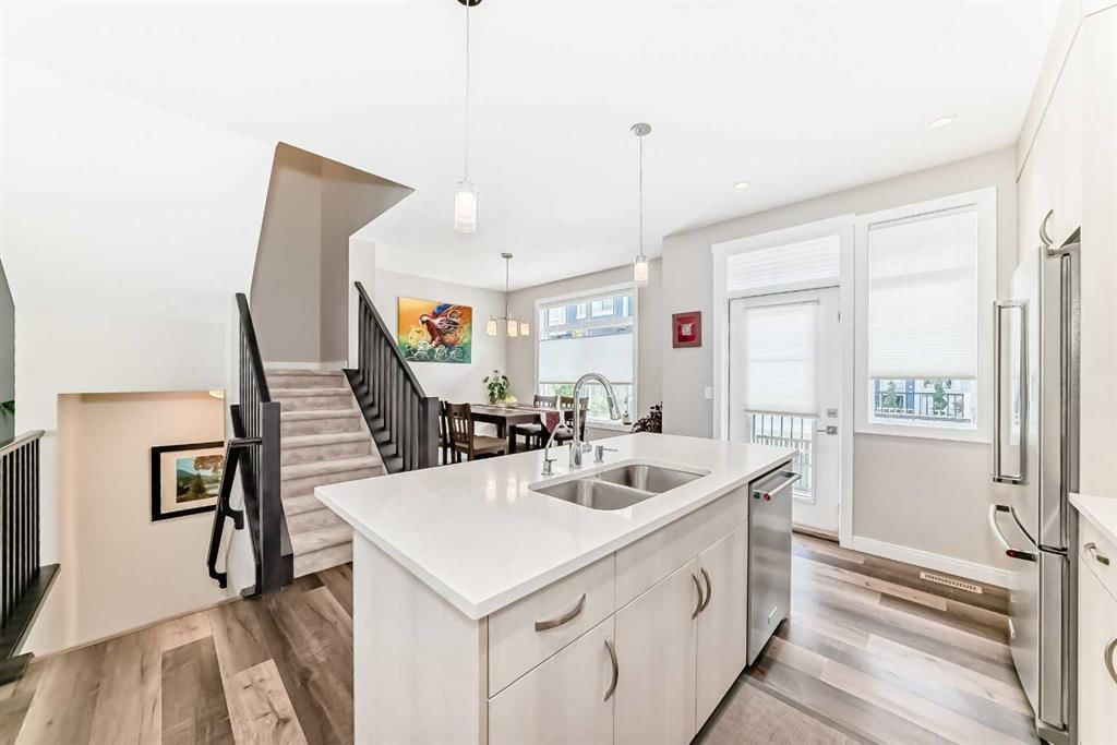 209 Wentworth Row SW, Calgary — photo 2 of 46