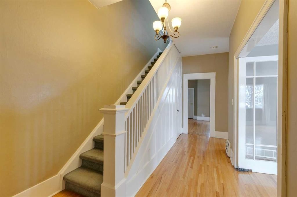 3226 7 Street SW, Calgary — photo 4 of 23