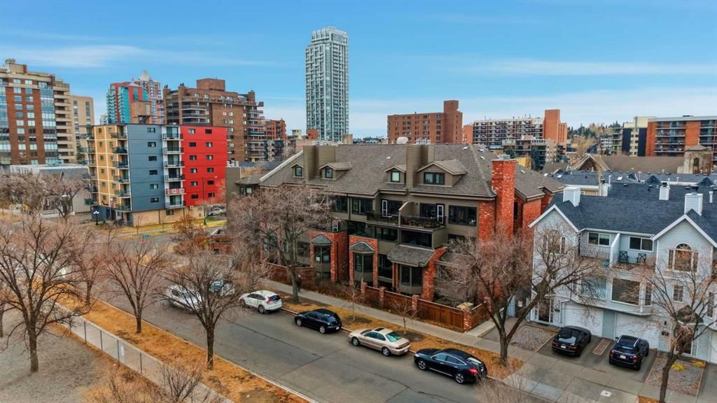 310, 1111 13 Avenue SW, Calgary — photo 2 of 36