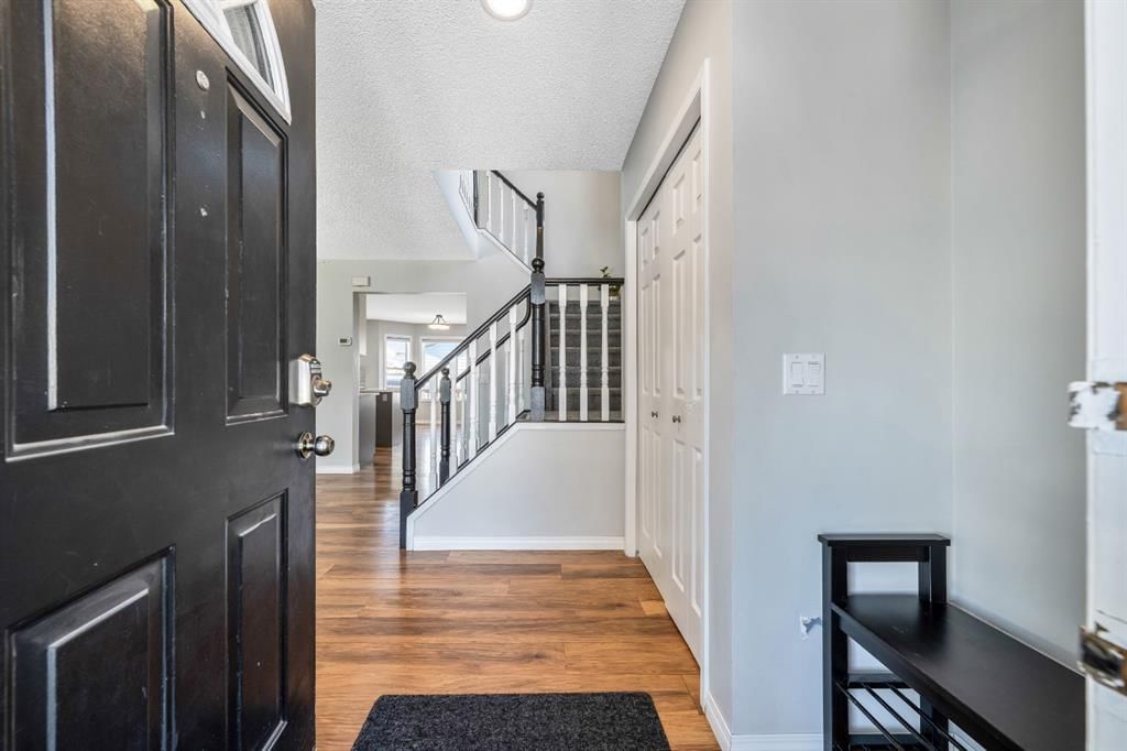 55 Mt Apex Green SE, Calgary — photo 2 of 46