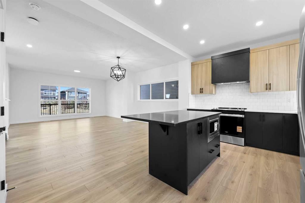 120 Mitchell Walk NW, Calgary — photo 3 of 16
