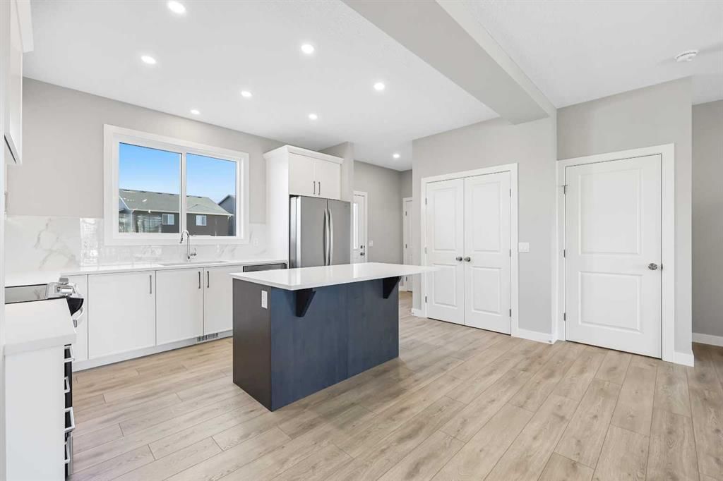 104 Mitchell Walk NW, Calgary — photo 4 of 15