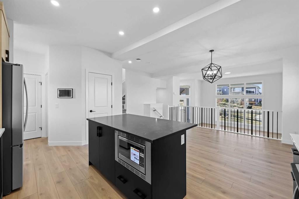 128 Mitchell Walk NW, Calgary — photo 3 of 16