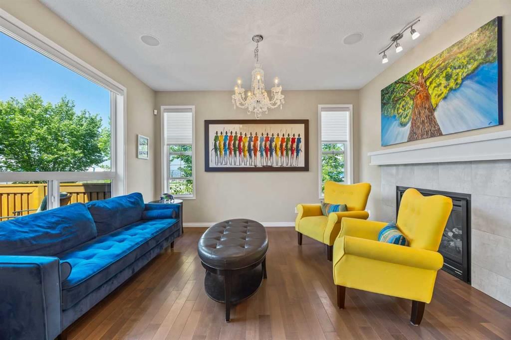 184 Cougar Ridge Manor SW, Calgary — photo 4 of 48