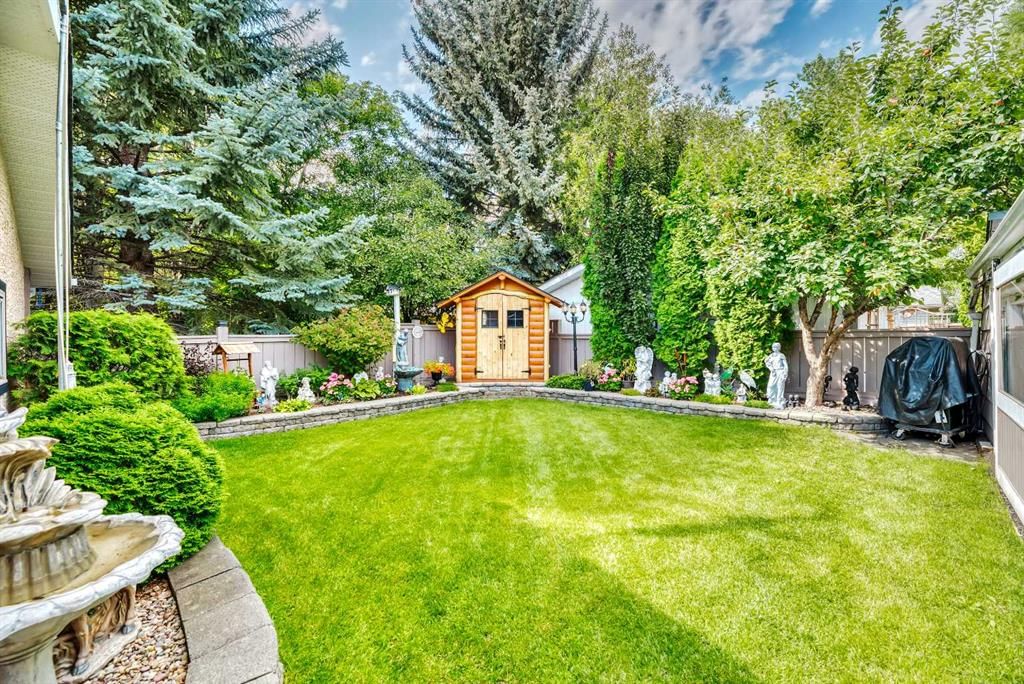 12519 Cannington Way SW, Calgary — photo 4 of 50