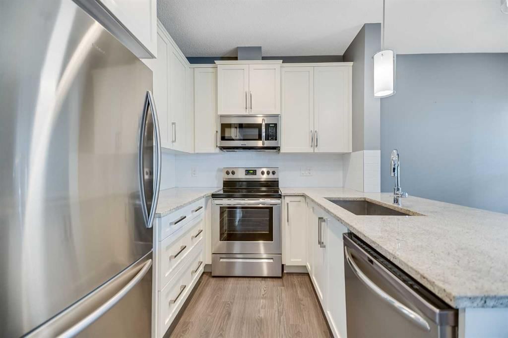 384 Copperpond Landing SE, Calgary — photo 2 of 40