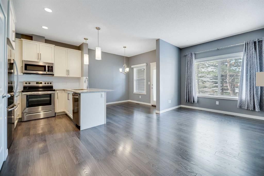 384 Copperpond Landing SE, Calgary — photo 4 of 40