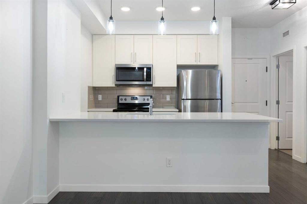 301, 10 Mahogany Mews SE, Calgary — photo 5 of 46