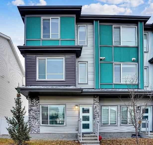 131 LUCAS Boulevard, Calgary — main listing photo