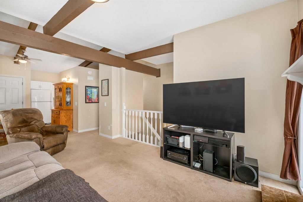 104 Rundlewood Lane NE, Calgary — photo 3 of 26