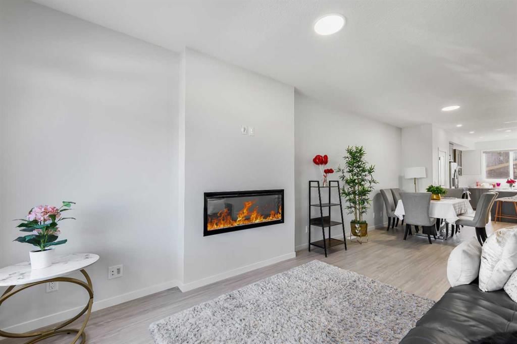 15 EDITH Passage NW, Calgary — photo 4 of 47