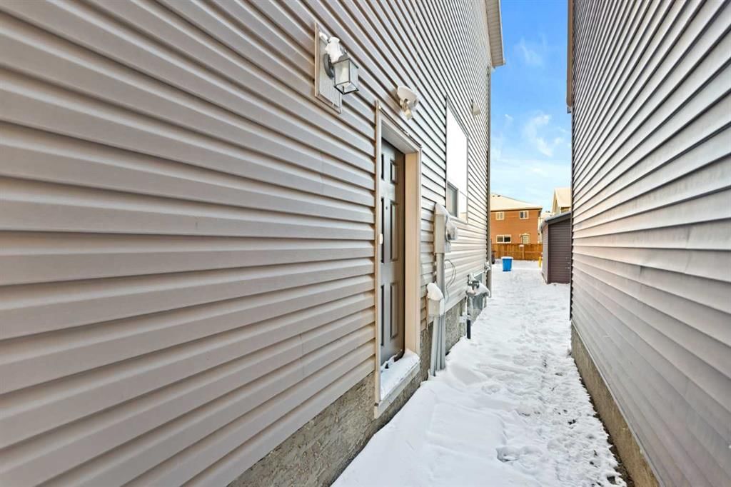 149 Corner Ridge Mews NE, Calgary — photo 5 of 35
