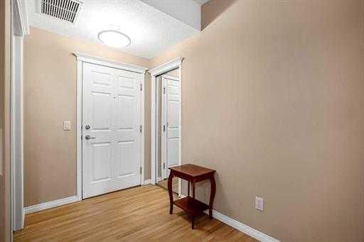 108, 15 Everstone Drive SW, Calgary — photo 4 of 35