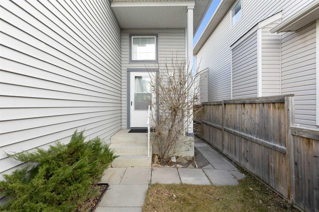 46 Bridleridge Way SW, Calgary — photo 2 of 49