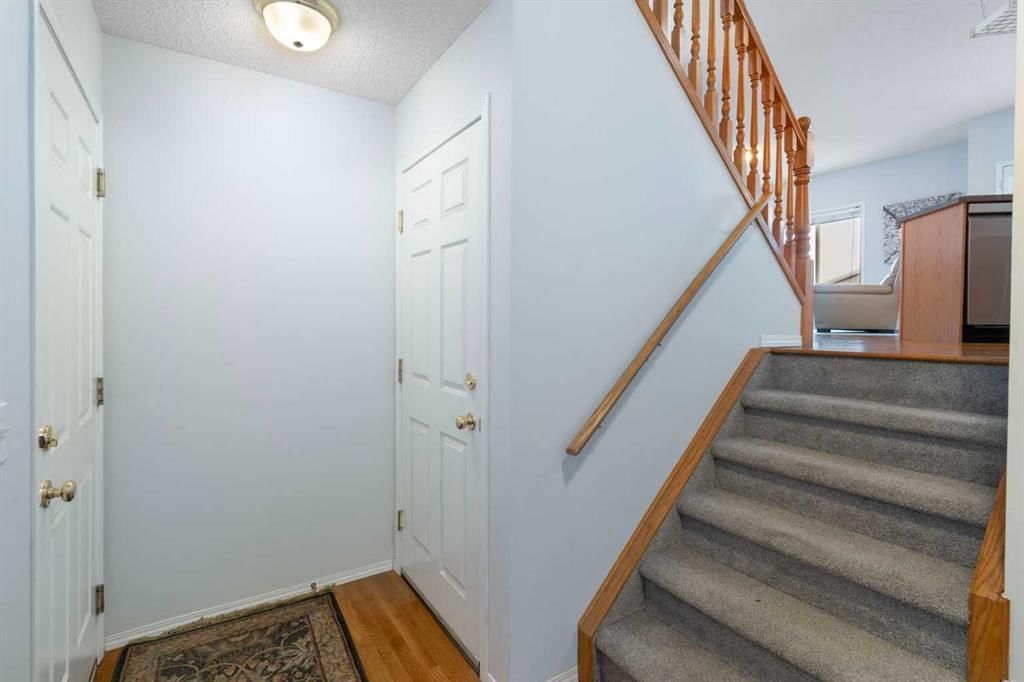 46 Bridleridge Way SW, Calgary — photo 4 of 49