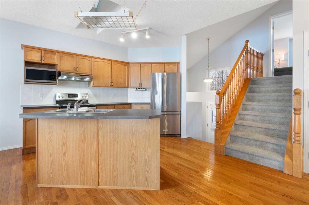 46 Bridleridge Way SW, Calgary — photo 5 of 49