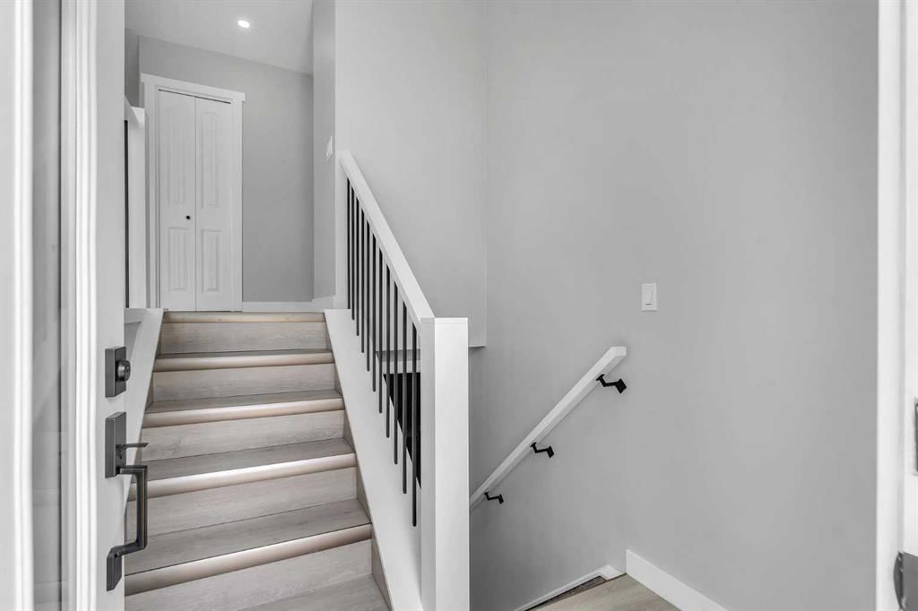 992 Rundlecairn Way NE, Calgary — photo 4 of 36
