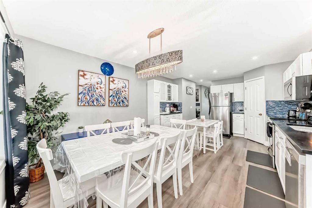 240 Applewood Drive SE, Calgary — photo 5 of 50