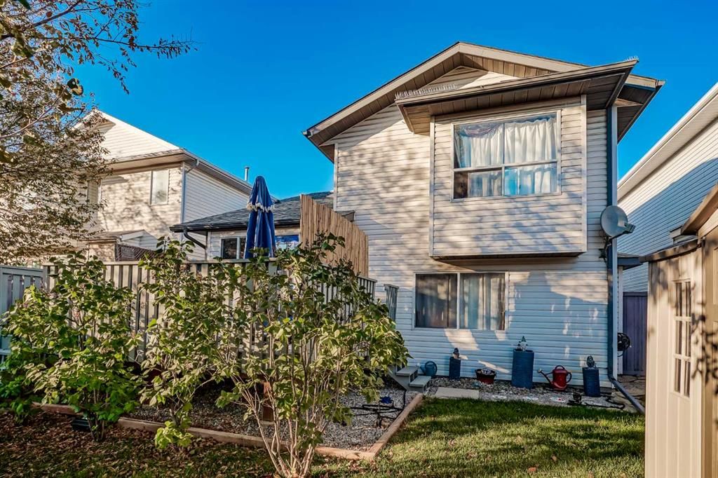 148 Citadel Close NW, Calgary — photo 2 of 17