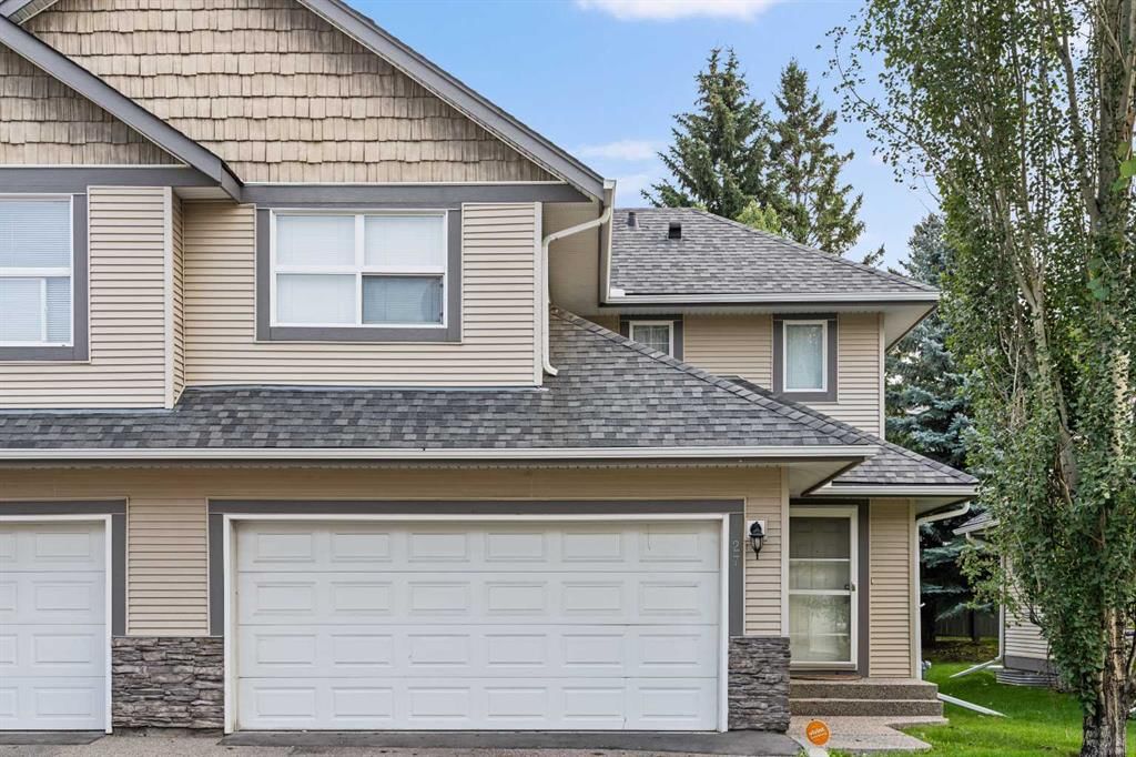 27 Cedarwood Lane SW, Calgary — photo 2 of 40