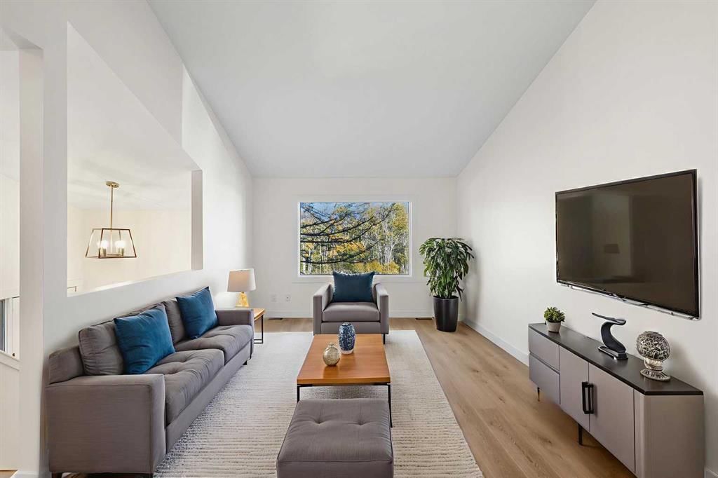 4 Cedarwood Rise SW, Calgary — photo 4 of 40