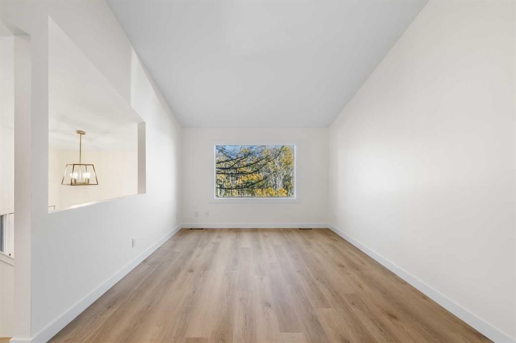 4 Cedarwood Rise SW, Calgary — photo 5 of 40