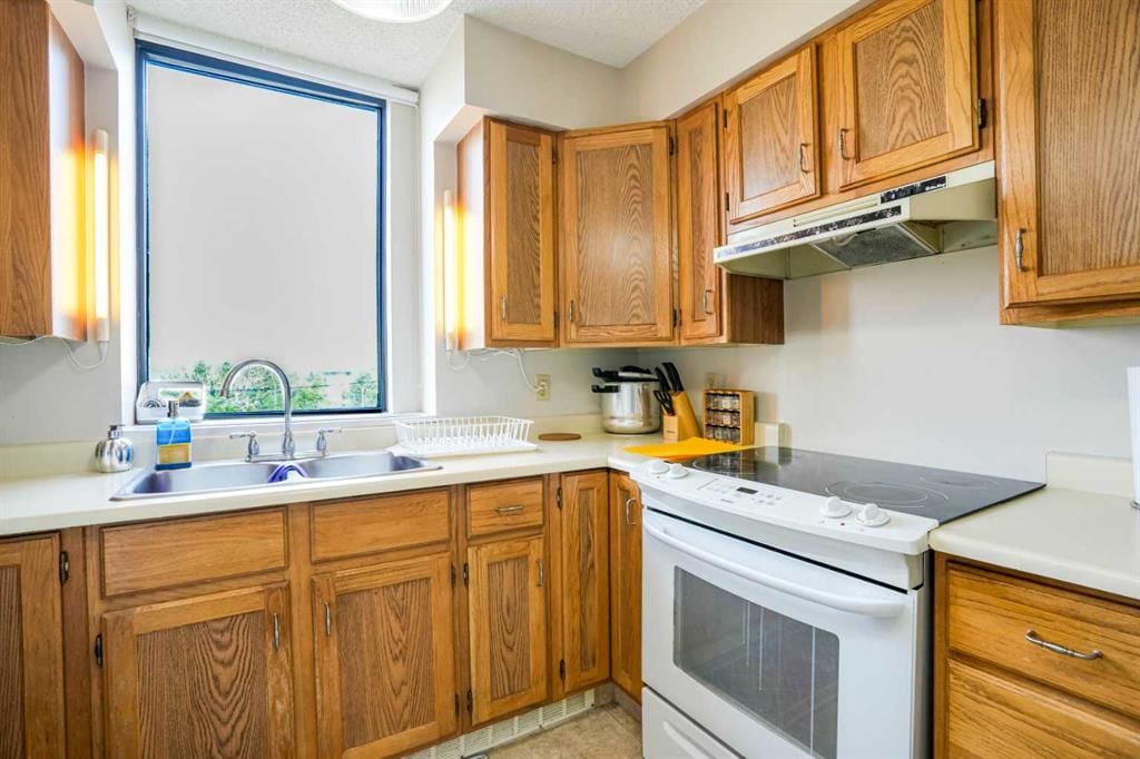 408, 80 Point Mckay Crescent NW, Calgary — photo 4 of 38