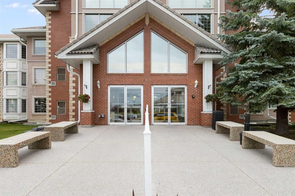 326, 6868 Sierra Morena Boulevard SW, Calgary — photo 2 of 50