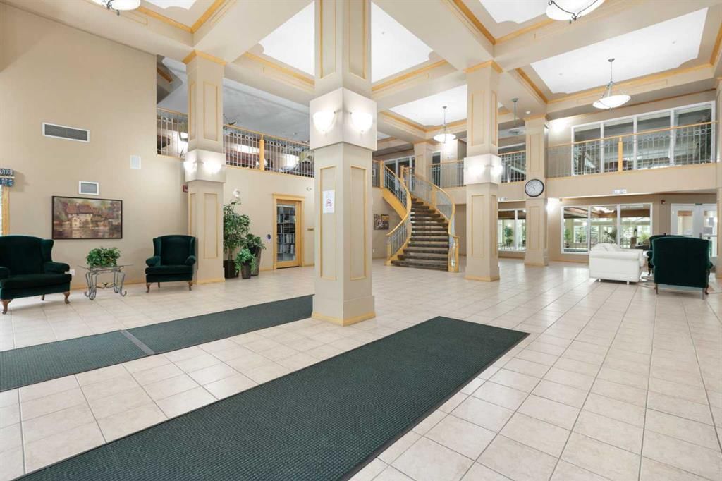 326, 6868 Sierra Morena Boulevard SW, Calgary — photo 4 of 50